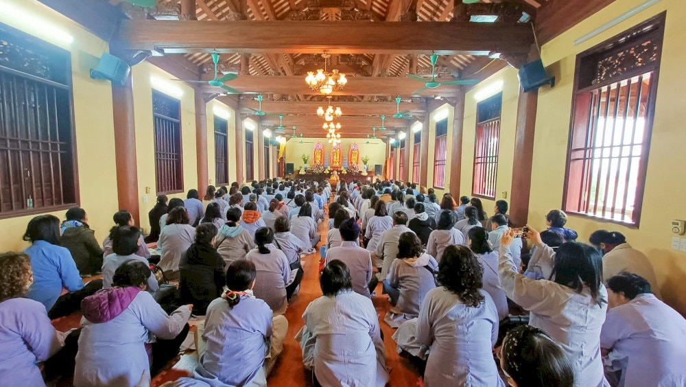 Chùa thường xuyên tổ chức các khoá giảng Phật giáo